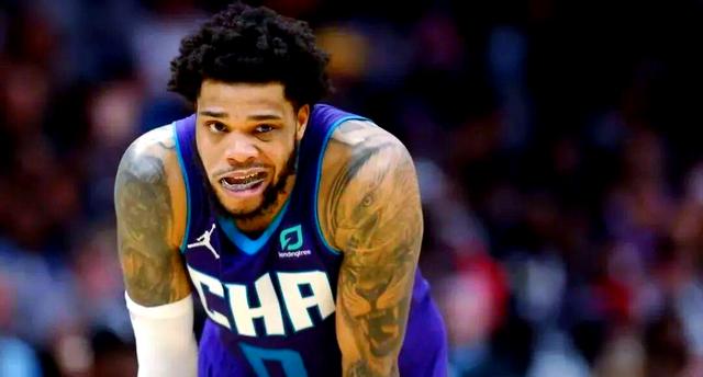 AG体育官网-关于黄蜂队新秀大放异彩，带领球队击败竞争对手的信息